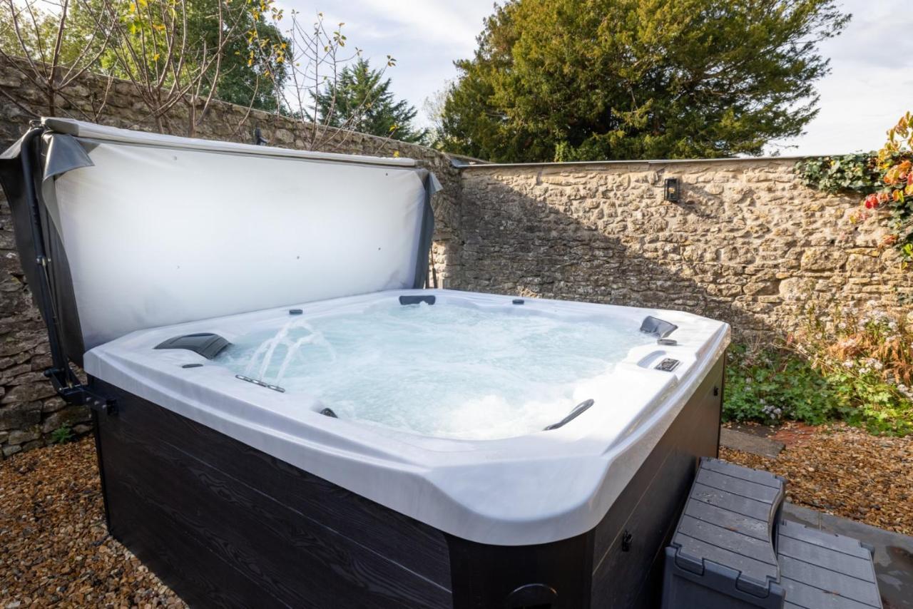 Topside House - Beautiful 7 Bedroom House With Hottub Wifi And Parking Near Bath Wells Frome Oakhill Екстер'єр фото